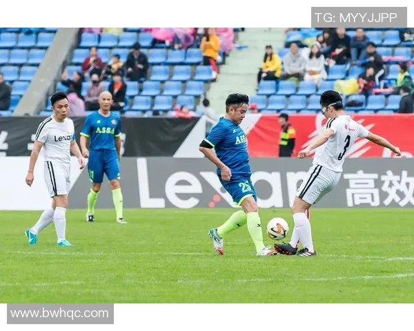 深圳足球队的逆袭之旅：从低谷到巅峰的奋斗与荣耀